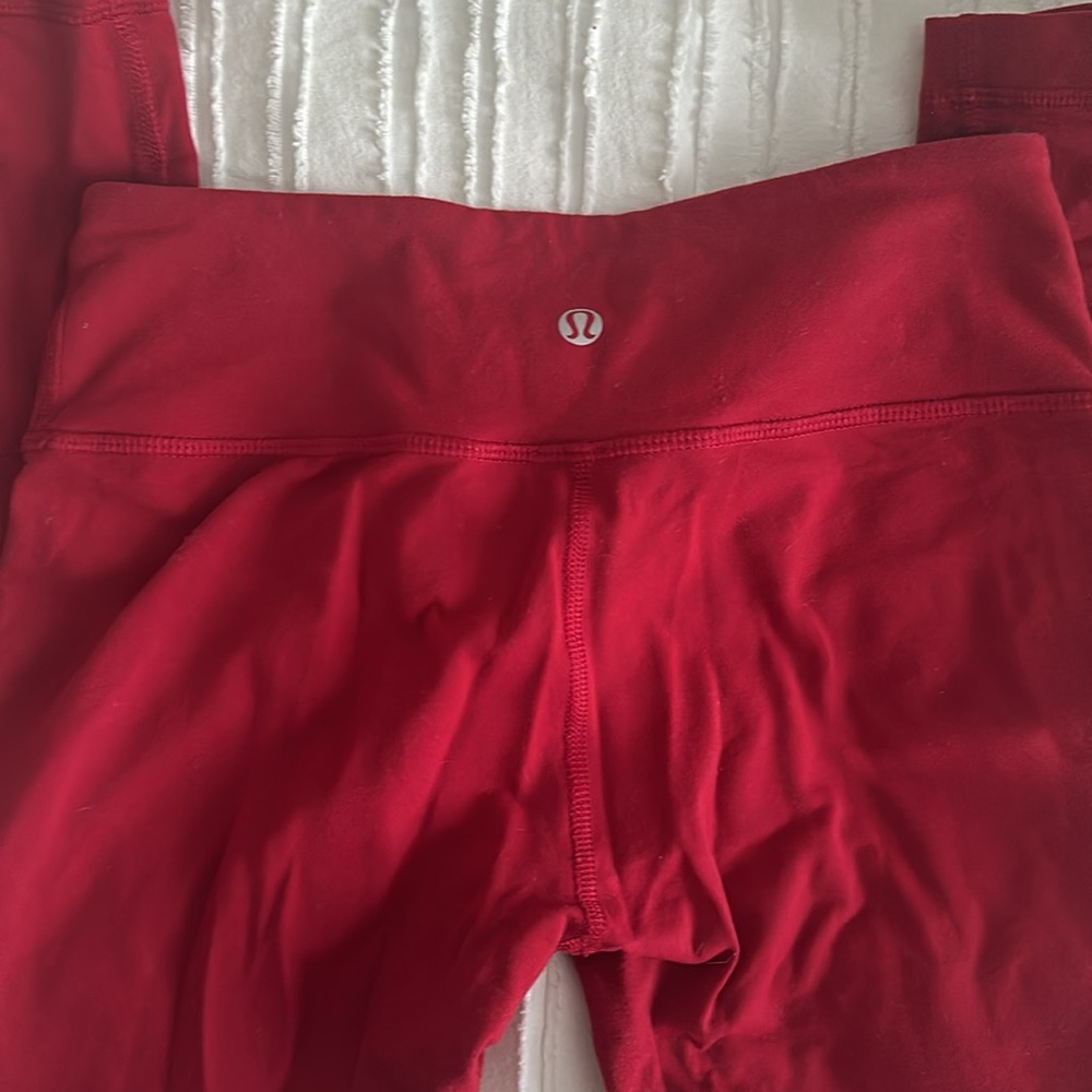 LULULEMON RED LEGGINGS SIZE 4 good condition - Picture 2 of 4